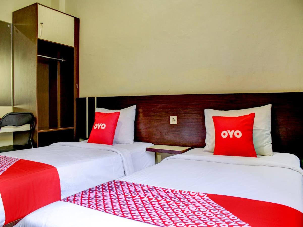 Oyo 90162 Remboelan Guest House Sungai Lutus Exteriér fotografie