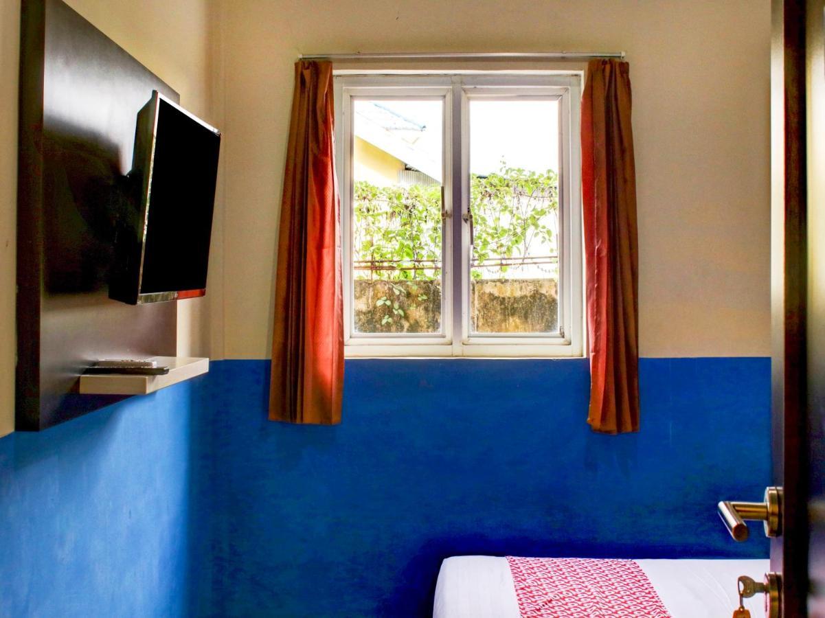 Oyo 90162 Remboelan Guest House Sungai Lutus Exteriér fotografie